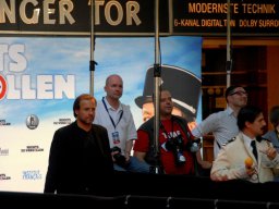 2011.07.06 Premiere _ Nichts zu verzollen, Aussenansicht_10